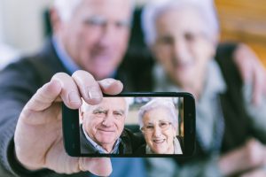 old-people-selfie